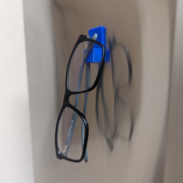 Magnetic Eyewear Holder - 3D Printed, Stylish and Convenient
