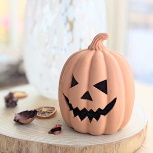 Terracotta Pumpkin Decoration | 15cm Rustic Halloween Decor | Reusable Jack-O'-Lantern for Indoors & Outdoors