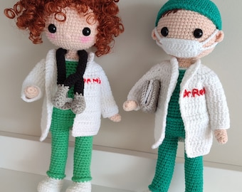 Muñeca de doctora de ganchillo personalizada, regalo de graduación de medicina