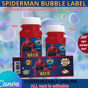 Puede incluir: Botellas de burbujas rojas con tapas blancas, con un diseño de Spiderman y el nombre "Nasir". Las etiquetas dicen "Feliz Cumpleaños" e incluyen el texto "Personalizable en línea, Todo el texto es editable."