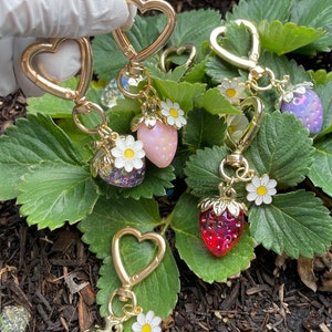 Beautiful strawberry heart flower keychain, keychain accessories, keycharm, iridescent strawberry charms