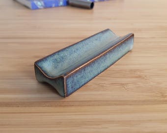 Ceramic pen holder - colour 'Moss Ocean' – elegant desk accessory for fountain pens, pencils and ballpoints - handmade elegance