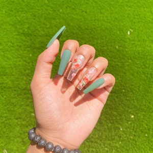 Press on nails