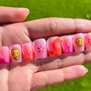 Press on nails