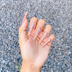 Press on nails
