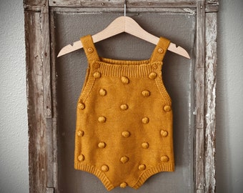 Mustard Baby Outfit, Knitted Baby Outfit, Outfit with Pom Poms, Textured Baby Outfits, Mustard Outfit, Gender Neutral Baby Outfit