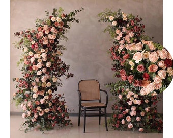 Arco de boda Dusty Pink Blush Floral artificial, Arreglo de fila de flores rústicas Flor de pilar de boda, Escenario de fiesta Decoración del hogar Arco de cuerno de flores