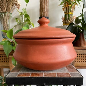 Clay / Terracotta Cooking Pot (Degchi). No glazing. 100% Natural 1.8 / 1.0 / 0.70 Lt. Microwave and Fridge friendly. Curd/ Dahi / Curries