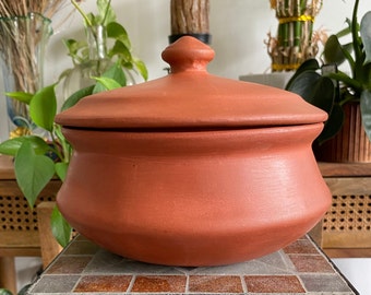 Clay / Terracotta Cooking Pot (Degchi). No glazing. 100% Natural 1.8 / 1.0 / 0.70 Lt. Microwave and Fridge friendly. Curd/ Dahi / Curries