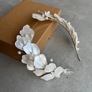Helen Style Floral Bridal Crown with Pearls & Leaves – Bohemian, Vintage, Classic Wedding Headpiece for Brides
