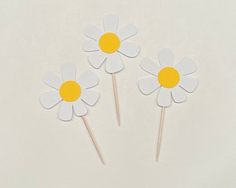 Daisy Cupcake Toppers: Floral Party Decorations (Set of 12)