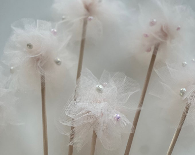 Princess wand, party favor wand, tulle wand, princess party wand, little girl wand, birthday wand, girl birthday party favor