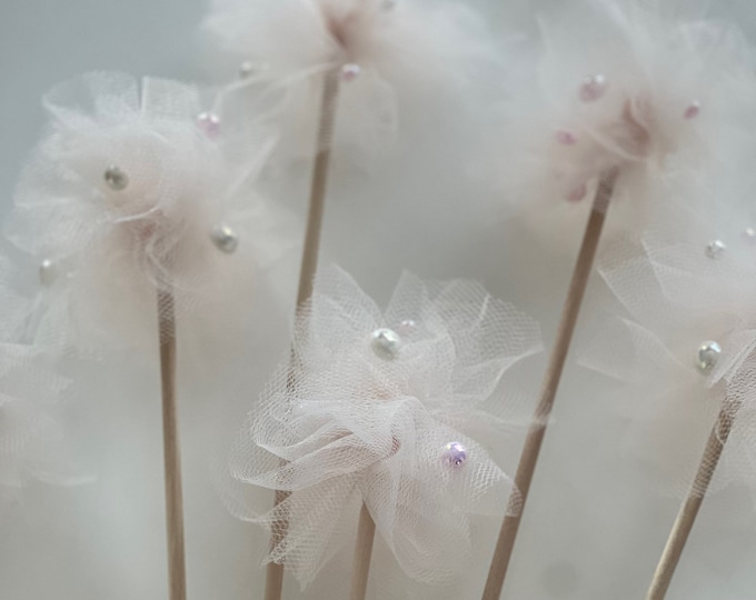 Princess wand, party favor wand, tulle wand, princess party wand, little girl wand, birthday wand, girl birthday party favor