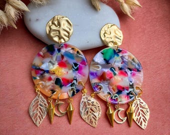 Pendientes colgantes redondos de mármol abstracto colorido con detalles bohemios de latón dorado / Pendientes acrílicos / Joyería bohemia para mujer