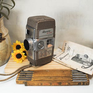 Vintage Revere 8 Model Fifty 8mm Home Movie Camera with Leather Case