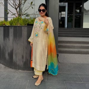 Weißer Palazzoanzug mit mehrfarbigem Dupatta für Frauen, indische pakistanische Hochzeitskleidung, Kurta-Sets, indische Kleidung, genähter Salwar Kameez