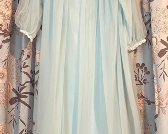 Vintage Ladies Pegnoir Set Nylon Light Blue with Lace Feminine Babydoll Size M/Sm
