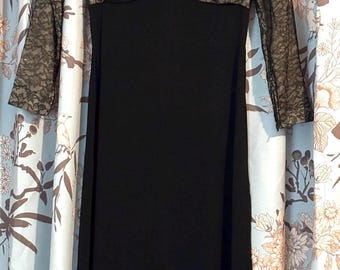 Vintage 1950s Pinup Style Black & Lace Wiggle Pencil Dress Fit and Flare Sweetheart Neckline Empire Waist XS/SM