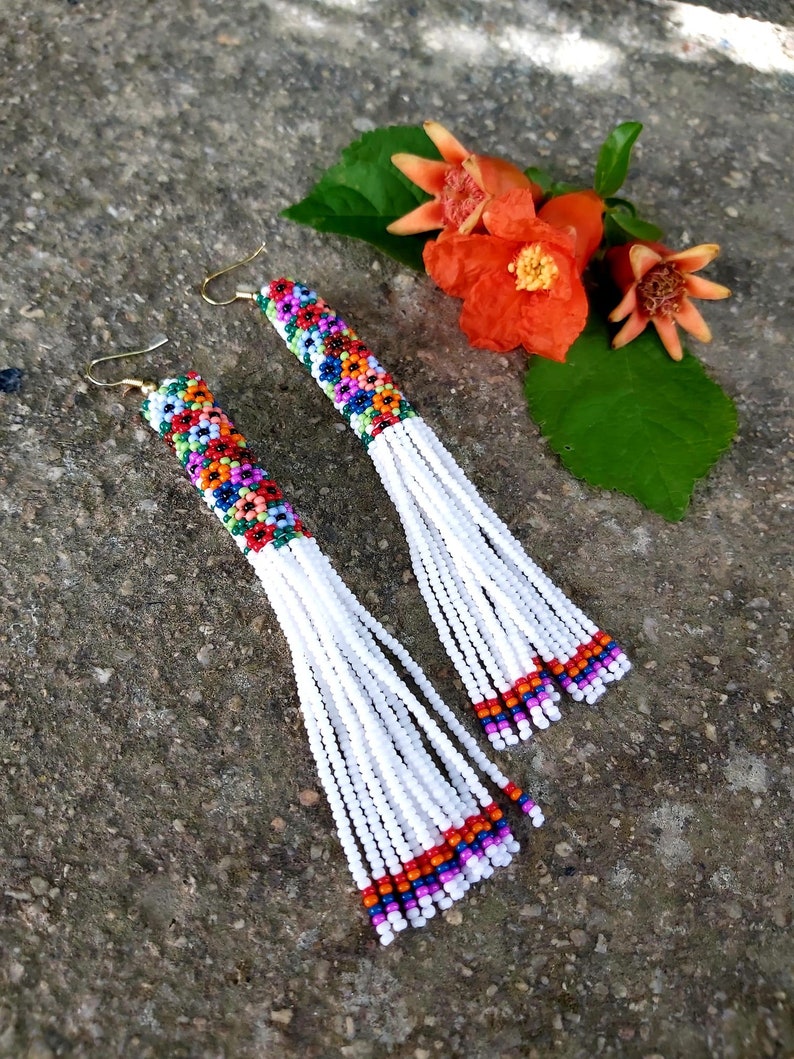 Long minimalist floral beaded fringe earrings seed bead earrings dangle boho earrings chandelier earrings native bead earrings image 7