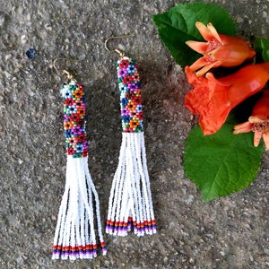 Long minimalist floral beaded fringe earrings seed bead earrings dangle boho earrings chandelier earrings native bead earrings image 8
