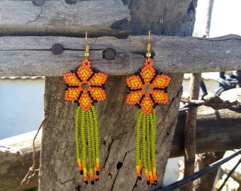 Perlage fleur orange frange boucles d’oreilles graine perle boucles d’oreilles boho pendent boucles d’oreilles lustre boucles d’oreilles perles indigènes perles perles colorées