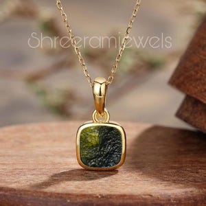 Colar com Pingente de Moldavita: Prata de Lei, Banhado a Ouro 14k, Alta Vibração