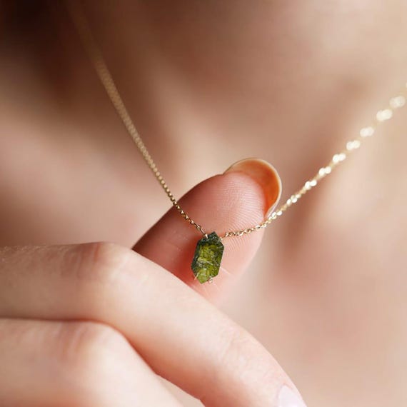 天然原石モルダバイト宝石シルバーネックレス（スターリング