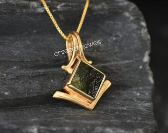 Natural Raw Moldavite Gemstone Pendant in Sterling Silver | With Silver Chain Pendant in Moldavite | Anniversary Gift | Moldavite Jewelry |