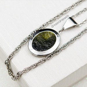 Colgante de moldavita en oro de 14 quilates: collar de plata de ley de alta vibración