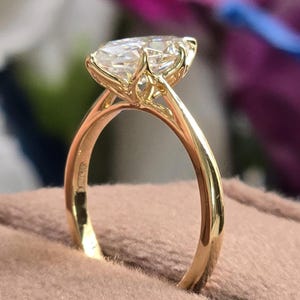 Pierścionek zaręczynowy Tulip Petal, 18k złoty pierścionek z koszykiem kwiatowym dla niej pierścionek z moissanitem o szlifie markizowym, prezent inspirowany naturą