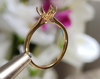 18金花モチーフのリング サイズ9 tulip ring 3月15日まで Classic CHESS（クラシックチェス） K18YG 0.7ct ダイヤモンド