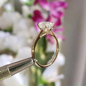 10k / 14k / 18k Solid Gold Kathedrale Verlobungsring, 2ct Oval Moissanite Ring, Vintage Tulip Set Moissanite Ring, Antique Flower Versprechen Ring