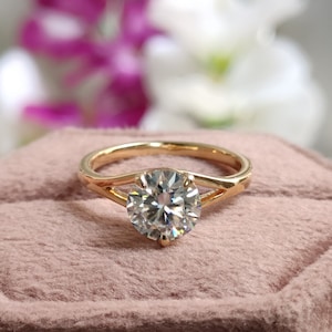 2 carat Round Cut Moissanite Engagement Ring, Classic Split Shank Solitaire Rings for Women, Minimalist Anniversary Ring, Single Stone Ring