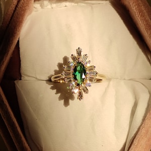 Vintage Starburst Ring Green Emerald Marquise Cut Gemstone Engagement Ring Side Baguette Halo Moissanite Diamond Ring 14k Gold Art Deco Ring