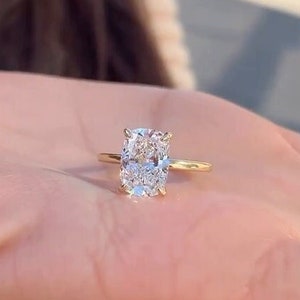 Antique Cushion Cut Moissanite Engagement Ring 2.50CT Elongated Cushion Cut Ring 14k Solid Gold Solitaire Ring for Women Vintage Bridal Ring