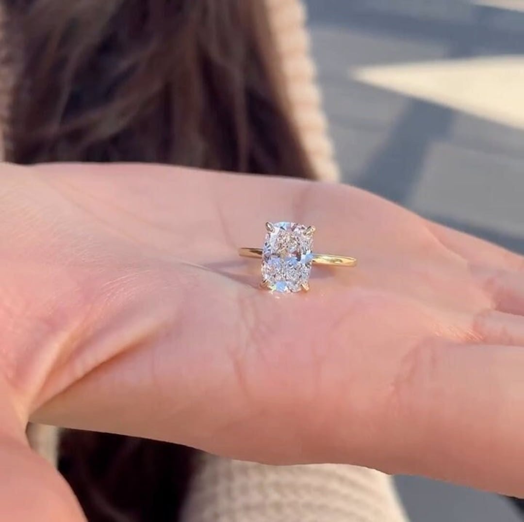 Antique Cushion Cut Moissanite Engagement Ring 2.50CT Elongated Cushion