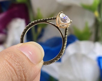 アンティークフローラルチューリップセッティングのラディアントカット