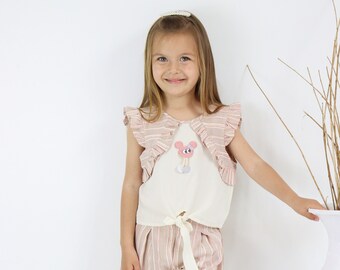 Girls' blouse and shorts set with ruffle detailed accessories