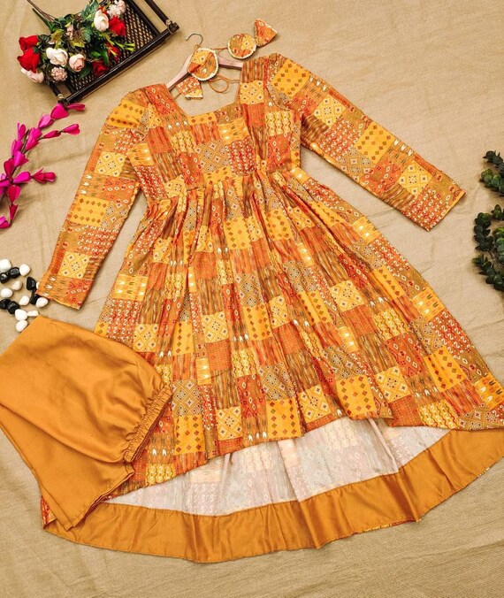 5 Indian Textile Patterns That Found Their Way Into Vintage Western Fashion