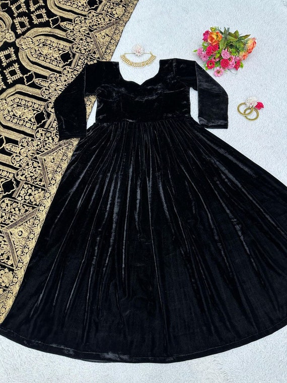 Long maxi | Velvet dress designs, Velvet clothes, Stylish short dresses
