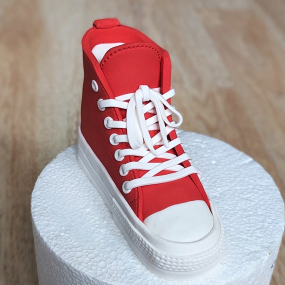 Edible Converse shoe Cake Topper. Shoe Cake Decoration. Edible 3D