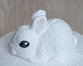 Bunny cake topper. Edible Rabbit/Hare figurine for a cake.