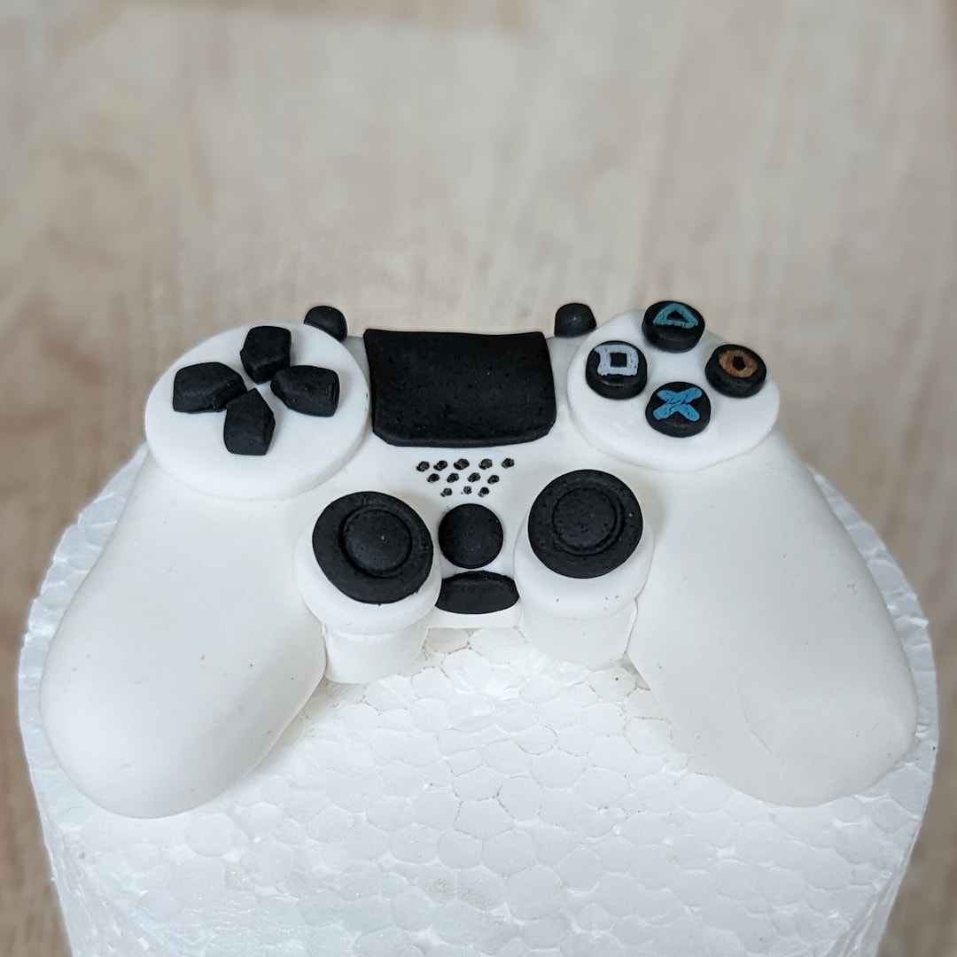 Game Controller Cake Topper Edible White Game Controller Figurine For Il 1080xN.5147190520 Fojo