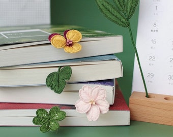 set of 5 flower and leaf bookmarks Embroidery kit, Tutorial in English and French,  Art Gift DIY, Creative DIY, Craft Kit, starter kit