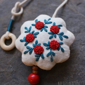 Kit de broderie charms, Tutoriel en anglais et en français, DIY cadeau artistique, DIY créatif, Kit de création, Kit de démarrage, broderie débutante, Poudre de thuya