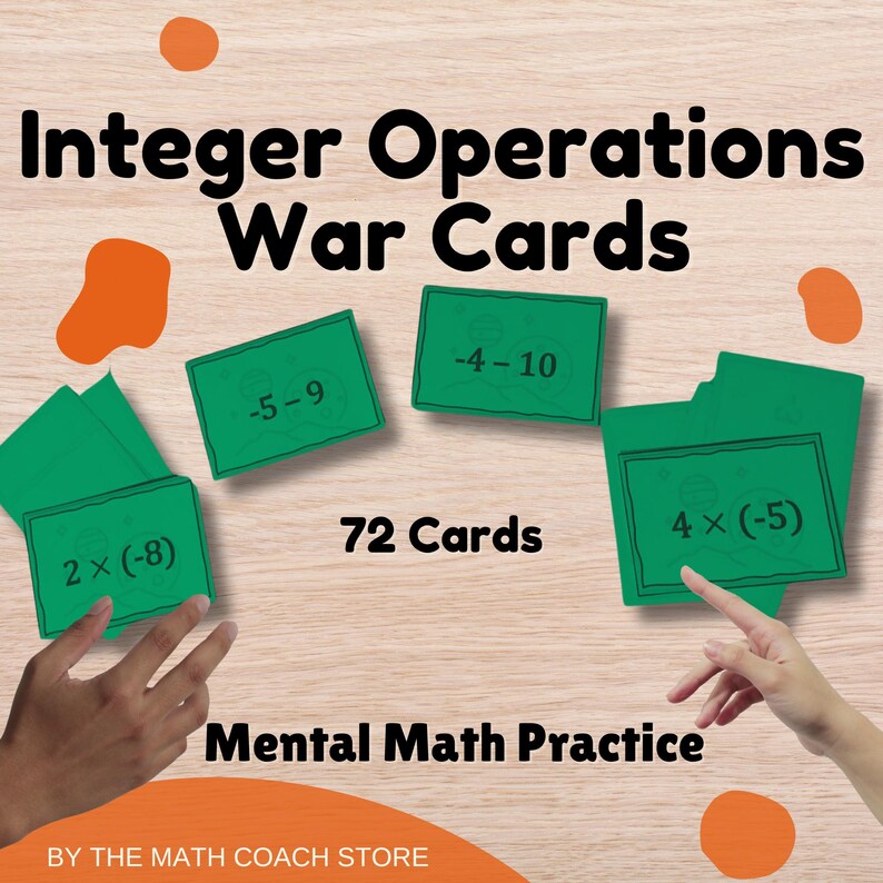 Op de afbeelding: Groene flashcards met wiskundige problemen, waaronder "2 x (-8)", "-5 - 9", "-4 - 10" en "4 x (-5)". De tekst "Integer Operations War Cards" en "Mental Math Practice" worden weergegeven. De set bevat 72 kaarten.