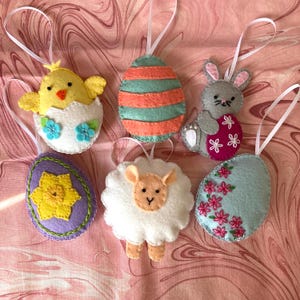 Easter felt ornaments, hand embroidered Easter eggs, Easter bunny chick lamb, spring tree ornaments, gift tags, party favors, basket fillers