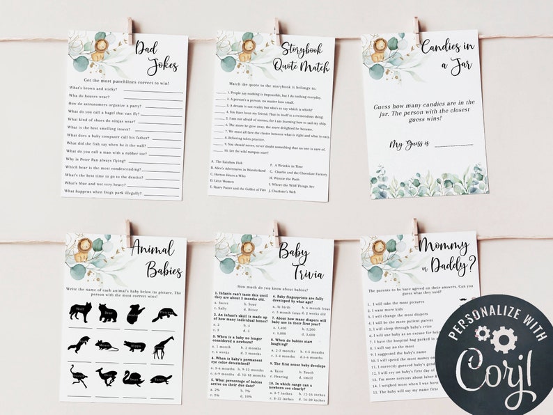 Może przedstawiać: Zestaw drukowanych kart do gier na baby shower w stylu dżungli. Karty przedstawiają ilustrację lwa i zielone liście. Gry obejmują "Żarty taty", "Dopasowanie cytat&oacute;w z książek", "Słodycze w słoiku", "Zwierzęta-dzieci", "Quiz o dzieciach" i "Mama czy tata?"