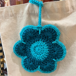 NUR MUSTER: Gehäkelte Blumen Tasche / Kleiner Beutel / Untersetzer Bild 3