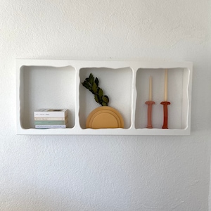 Ios cells | wall shelf | wood shelf